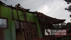 Atap Bangunan SDN 3 Cidadap Sukabumi Ambruk Usai Diterjang Hujan Angin Jumat Sore