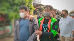 Ketika Polisi Menyamar Jadi Ojol Menangkap Pengedar Sabu di Indramayu