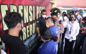 Pasutri di Cirebon Nekat Edarkan Uang Palsu, Untungnya Belasan Juta