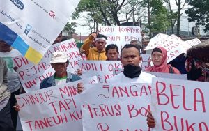 Persoalkan Tanah Eks HGU, Mahasiswa dan Warga Geruduk DPRD Cianjur