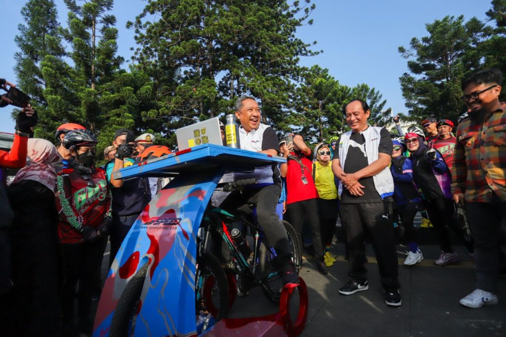 Table Bike Stand, Jadikan Kota Bandung Semakin Ramah Sepeda 