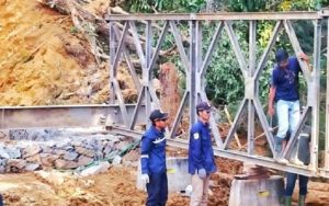 Pasca Banjir Bandang di Purasari Bogor, Jembatan Darurat Mulai Dibangun