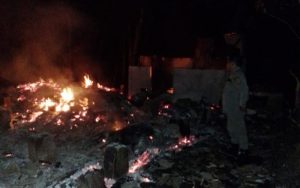 Malam Takbir Idul Adha, Dua Rumah di Tanggeung Cianjur Hangus Dilalap si Jago Merah