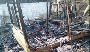 Sebuah Rumah di Maniis Purwakarta Ludes Terbakar, Seorang Bocah Alami Luka