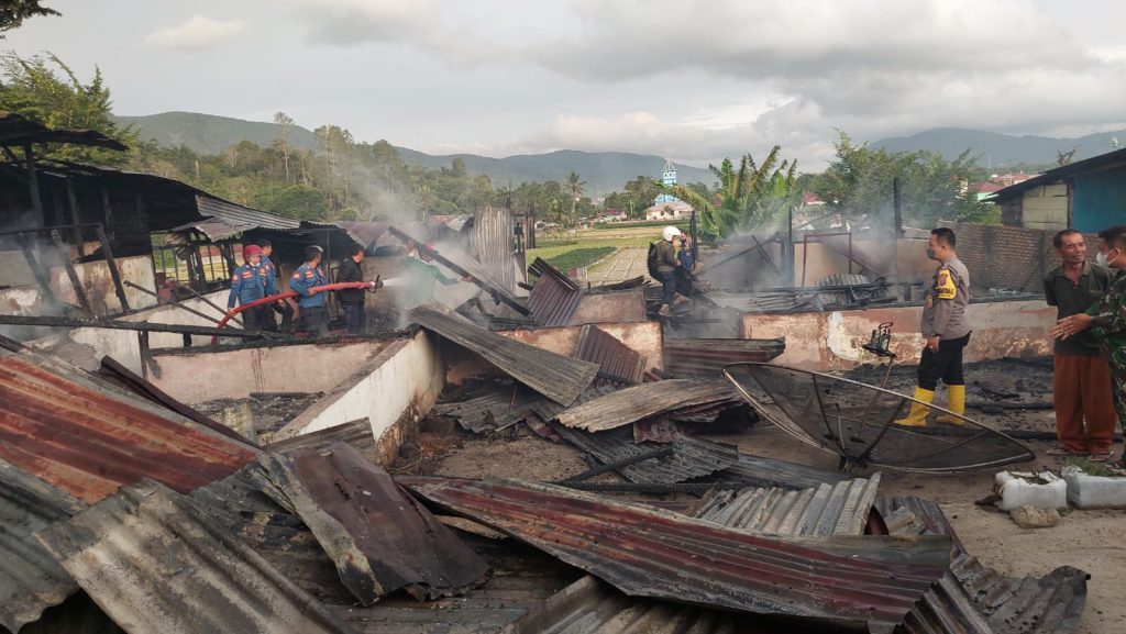Si Jago Merah Hanguskan Empat Rumah di Tapanuli Utara