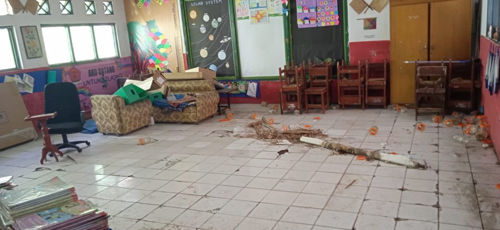 Butuh Perhatian! Ruang Kelas SDN di Tengah Kota di Cianjur Rusak Terbengkalai