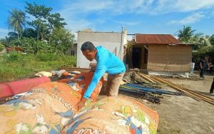 Menyedihkan, Korban Angin Puting Beliung di Serdang Bedagai Tidur di Teras Rumah