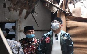 Ridwan Kamil Datangi Rumah Mak Tien yang Nyaris Roboh: Amal Jariahnya Luar Biasa