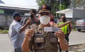 Satpol PP Cirebon Temukan Kondom hingga Botol Miras Saat Bongkar Bangunan Liar