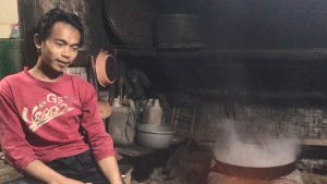 Bikin Pilu, Kisah Pengrajin Gula Aren Asal Cisaat Purwakarta