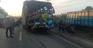 Tabrakan Maut di Asahan, 1 Tewas dan 8 Luka-Luka