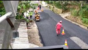 Jalan Naringgul-Cidaun di Cianjur Dihotmik, Ini Dirasakan Warga