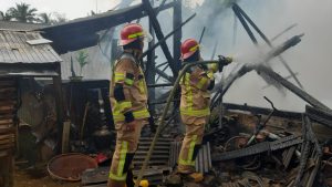 Diduga Akibat Kebocoran Gas, Sebuah Rumah di Purwakarta Ludes Terbakar dan Satu orang Alami Luka