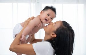 Ibu Mesti Tahu! Ternyata Makanan dan Minuman Ini yang Bisa Jadi Penyebab Perut Bayi Kembung