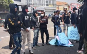 Diduga Langgar Prosedural Soal Nadzir dan Kuota Haji, Warga Ontrog Kemenag Cianjur