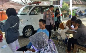Cek Ketersediaan Vaksin di Purwakarta, Kapolsek Darangdan Lakukan Ini