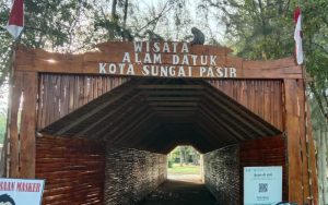 Kawanan Monyet Liar Jadi Daya Tarik Wisata Alam Datuk Batubara