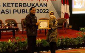 Keren, Jabar Terima Penghargaan Provinsi Terbaik Pertama Indeks Keterbukaan Informasi Publik 2022