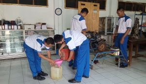 Imbas Kenaikan BBM berdampak terhadap Praktek Otomotif Siswa SMK Di Purwakarta