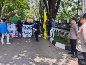 Polres Purwakarta Terjunkan 127 Personil Untuk Amankan Demo Mahasisa Yang Tolak Kenaikan BBM