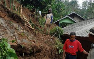 Dalam Sehari Ada Lima Titik Longsor di Ciamis, Warga Diminta Mengungsi