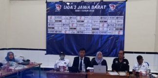 Official Tim, Panitia Pelaksana, Pengawas Pertandingan dan Wasit Melaksanakan Technical Meeting untuk Pertandingan Grup D pada Kompetisi Liga 3 Seri 1 Jawa Barat Tahun 2022.jpg