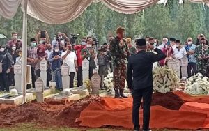 Azyumardi Azra Dimakamkan di TMP Kalibata, Upaca Dipimpin Menko PMK Muhadjir Effendy