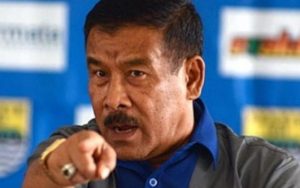 Dedi Kusnandar Menepi Tiga Bulan Gegara Cedera, Bos Persib Desak Evaluasi Kelayakan Stadion Sultan Agung