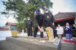 Jajaran ASN Kota Bandung Berziarah Ke Makam Leluhur Ada Apa?