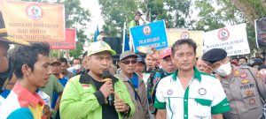 Aksi Demo di Kantor DPRD, Ratusan Buruh di Serdang Bedagai Kecewa     