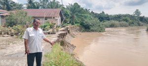 Sungai Padang Abrasi, Sejumlah Rumah di Serdang Bedagai Terancam Ambruk