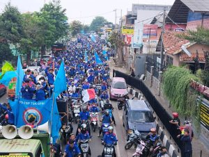 Buruh Gelar Demo di Purwakarta, Ratusan Presonel Gabungan diterjunkan