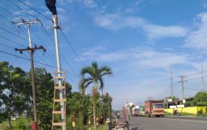 Waduh! Siang Bolong Lampu Penerangan Jalan di Serdang Bedagai Dicuri, Diduga oleh Oknum LSM