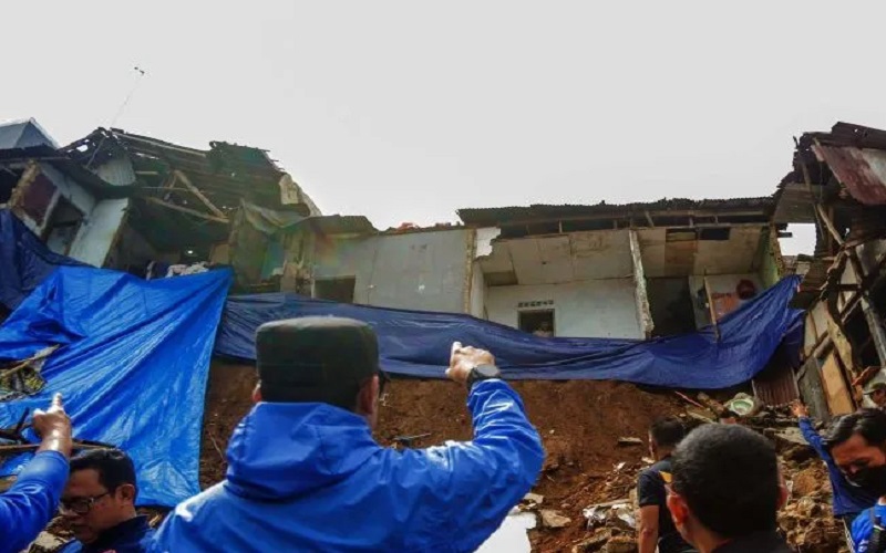 Bima Arya Turun Tangan Penanganan Dua Titik Bencana di Kota Bogor, Warga Diminta Hati-hati