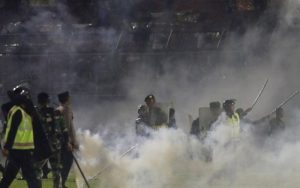 Hasil Survei: PSSI Tidak Memberitahu Soal Larangan Gas Air Mata