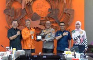 Pos Indonesia Beri Piagam kepada Kepolisian yang Tangkap Pencuri Materai Senilai Rp 1,5 Miliar