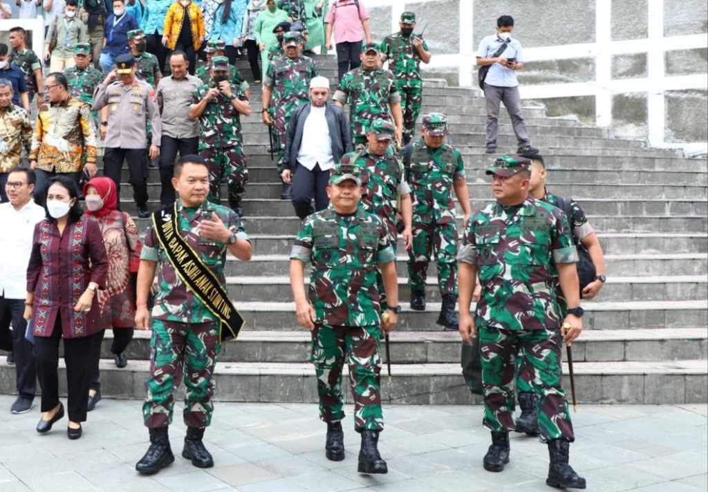 Kasad Kukuhkan Pangdam I/BB dan Wali Kota Sebagai Bapak Asuh Anak Stunting Kota Medan