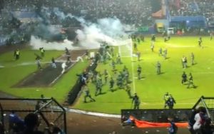 Gas Air Mata Jadi Awal Tragedi Berdarah di Stadion Kanjuruhan Malang