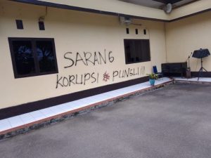 Eks Kanit Tipikor Coret Dinding Kantor Polres Luwu ‘Sarang Pungli’,  Pelaku Langsung Diamankan Propam