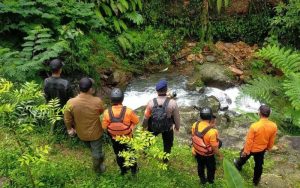 Siswi SMP Asal Depok Terseret Arus Sungai di Curug Kembar Bogor