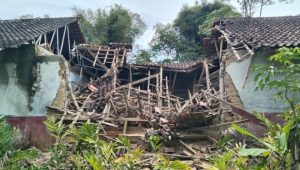 Bangunan SD 41 Garut Rubuh Lukai Empat Murid, Nurdin Bilang Begini