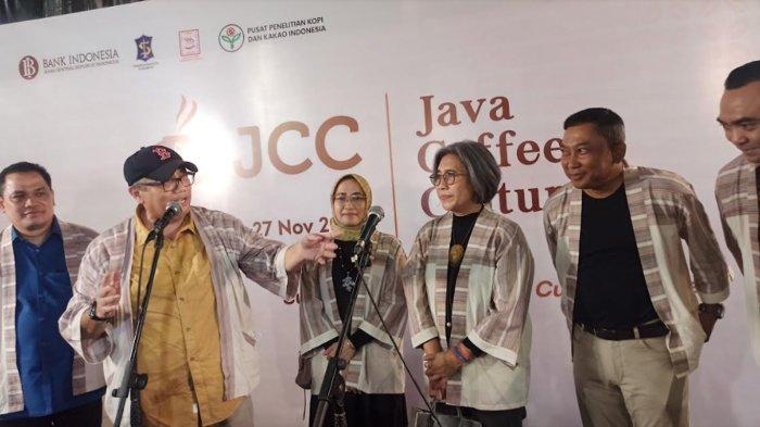 puncak rangkaian acara Java Coffee Culture 2022 di Jalan Tunjungan Surabaya, Minggu (27/11/2022) malam.