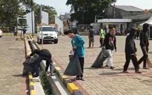 Pasca Expo HSN 2022, Seluruh Panpel Dikerahkan Bersihkan Alun-alun Cianjur