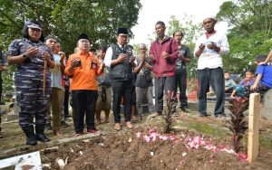 Iringi Pemakaman Anak Korban Gempa Cianjur, Ridwan Kamil Sampaikan Hal Ini