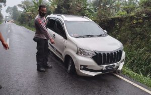 Gagal Nyalip, Seorang Pengendara Motor Asal Purwakarta Tewas Setelah Tabrak Avanza