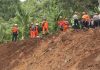 Tim SAR gabungan melakukan pencarian korban gempa Cianjur