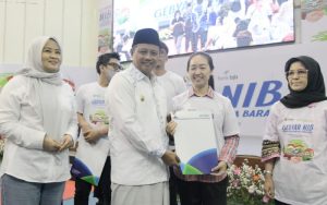 Berikan 1.000 Nomor Induk Berusaha, Uu Ruzhanul Ulum: Perkuat Ekonomi Melalui UMKM