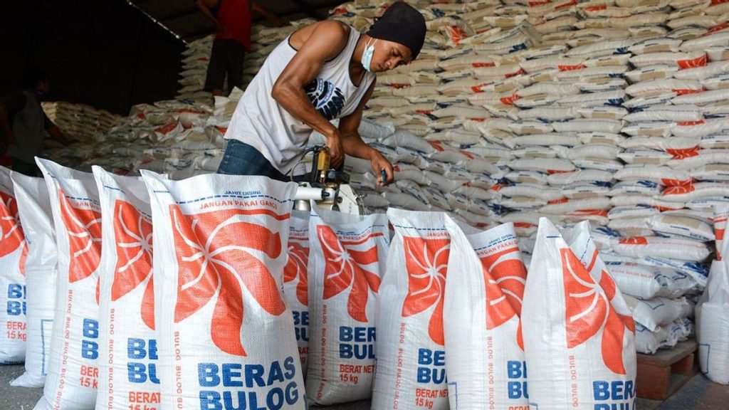 Harga beras yang ditawarkan Bulog lebih murah