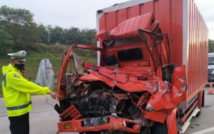 Diduga Ngantuk, Sopir Truk Tewas Terlibat Kecelakaan di Tol Cipali KM 74
