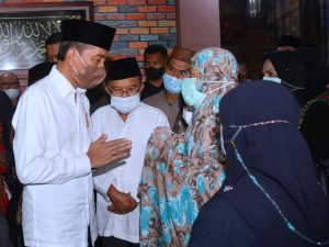 Setelah Bupati Purwakarta, Kini Giliran Jokowi yang Sampai Kabar Duka